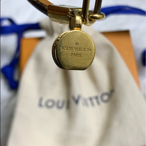 👗👛👜. Check out my closet👜👚👛 - Picture 13 of 17